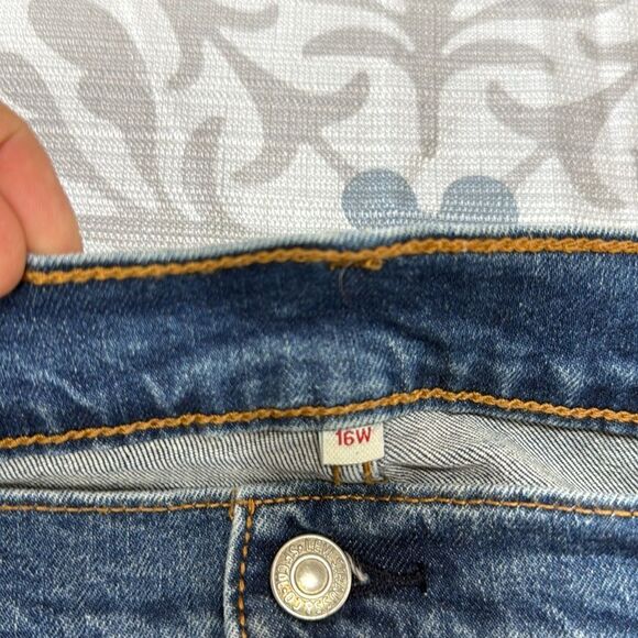 Women’s Levi’s jeans skirt sz 16W - Picture 3 of 5
